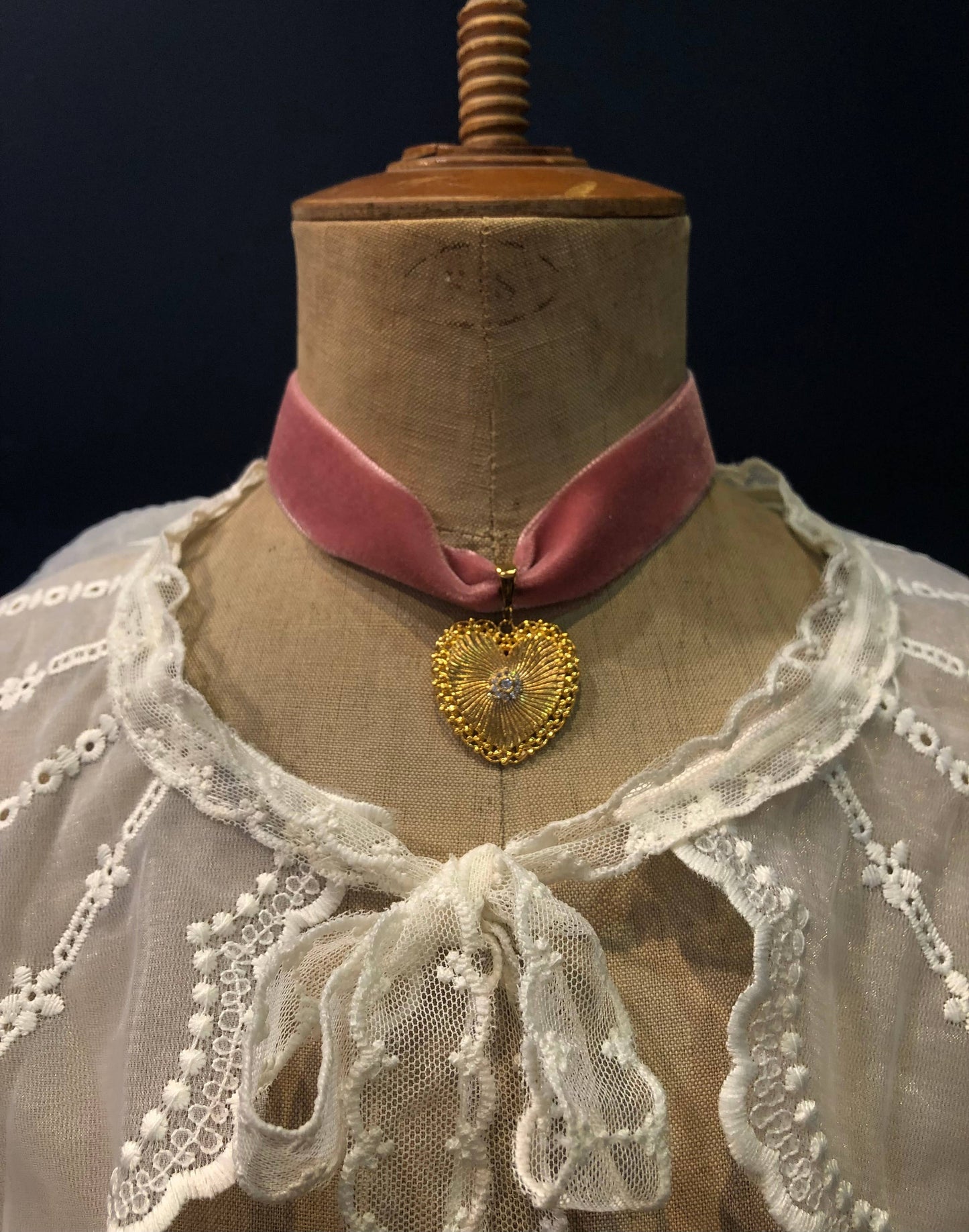 Rosaline Necklace – Pink Velvet Choker