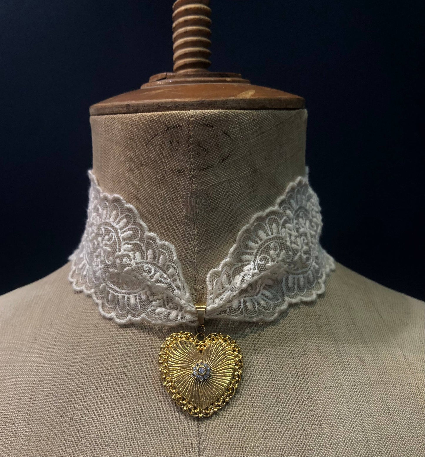 Rosaline Necklace – Lace Choker